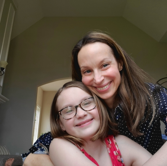 Meet your Posher, Lisa - Picture 3 of 4